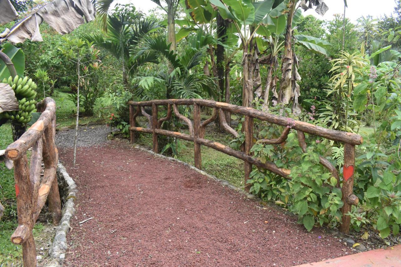 Hotel Roca Negra Del Arenal La Fortuna Exterior foto