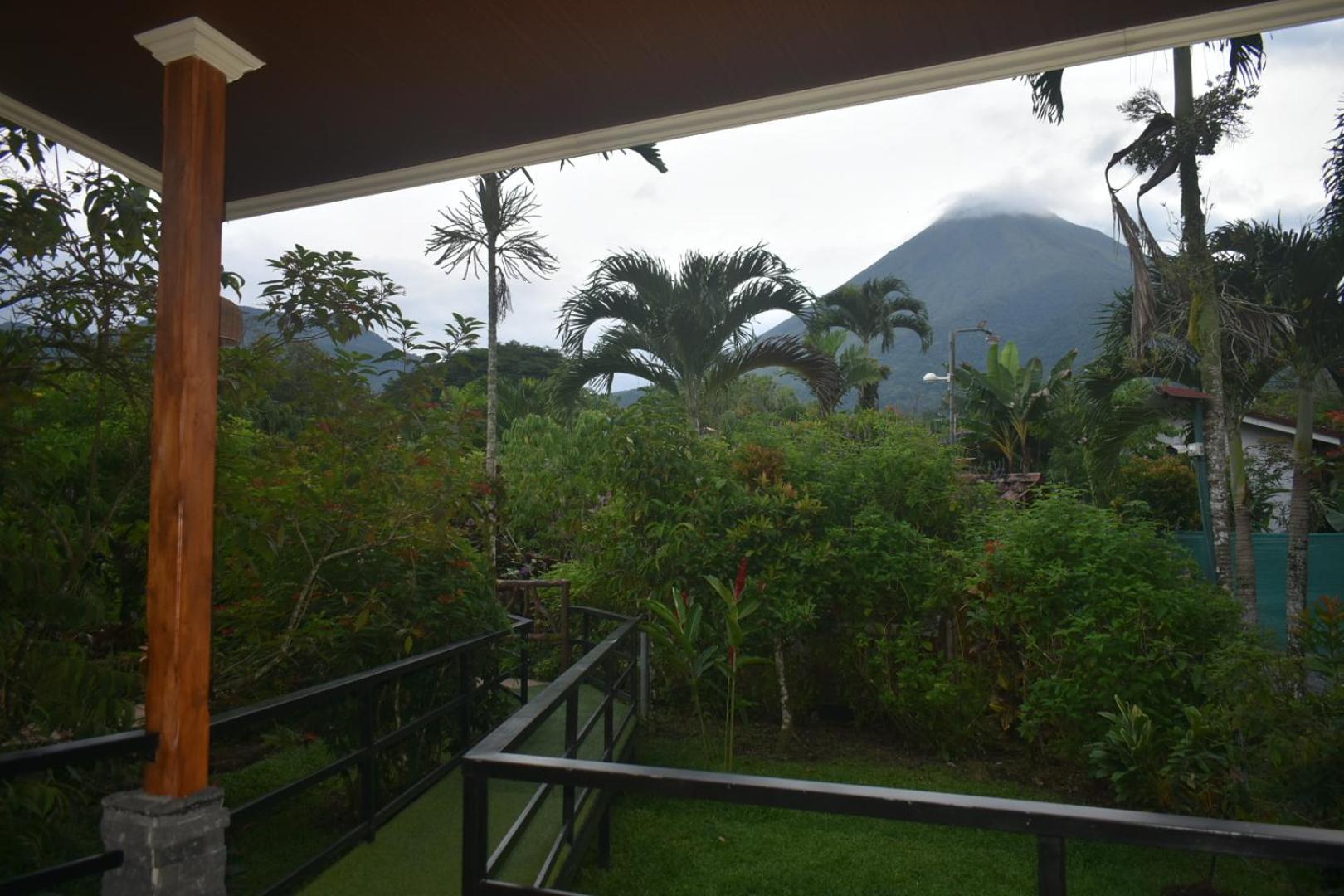Hotel Roca Negra Del Arenal La Fortuna Exterior foto